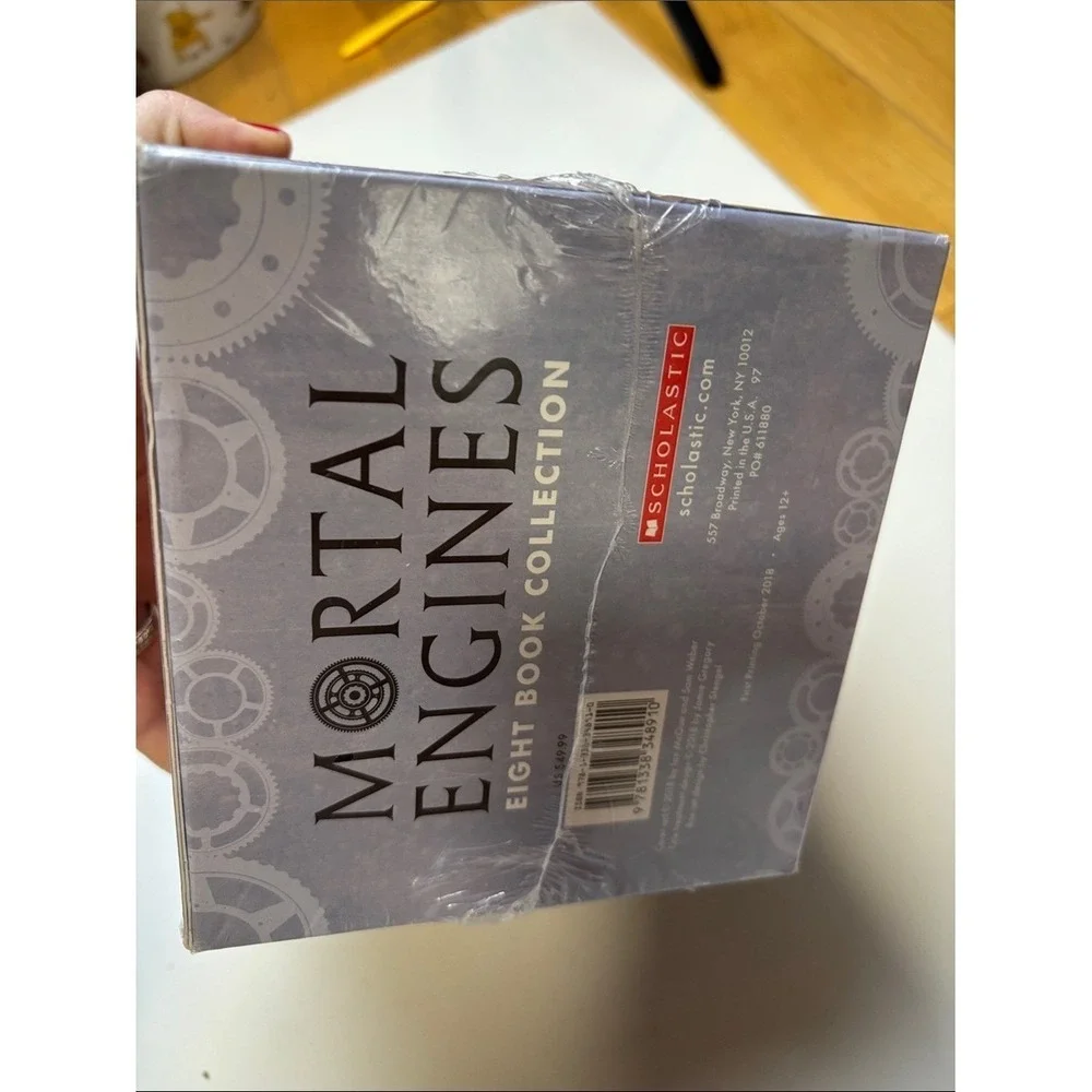 Mortal Engines 8 Book Collection Paperback book set by Philip Reeve